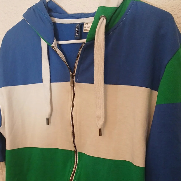 Make Offer Divided Blue and Green Zip Up Sweater with Colorblock Design - Picture 3 of 3